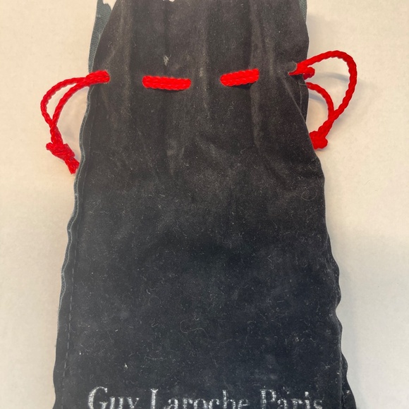 Guy Laroche Gilt Metal Butterfly Clip Earrings with Pink Pearls - Picture 5 of 5